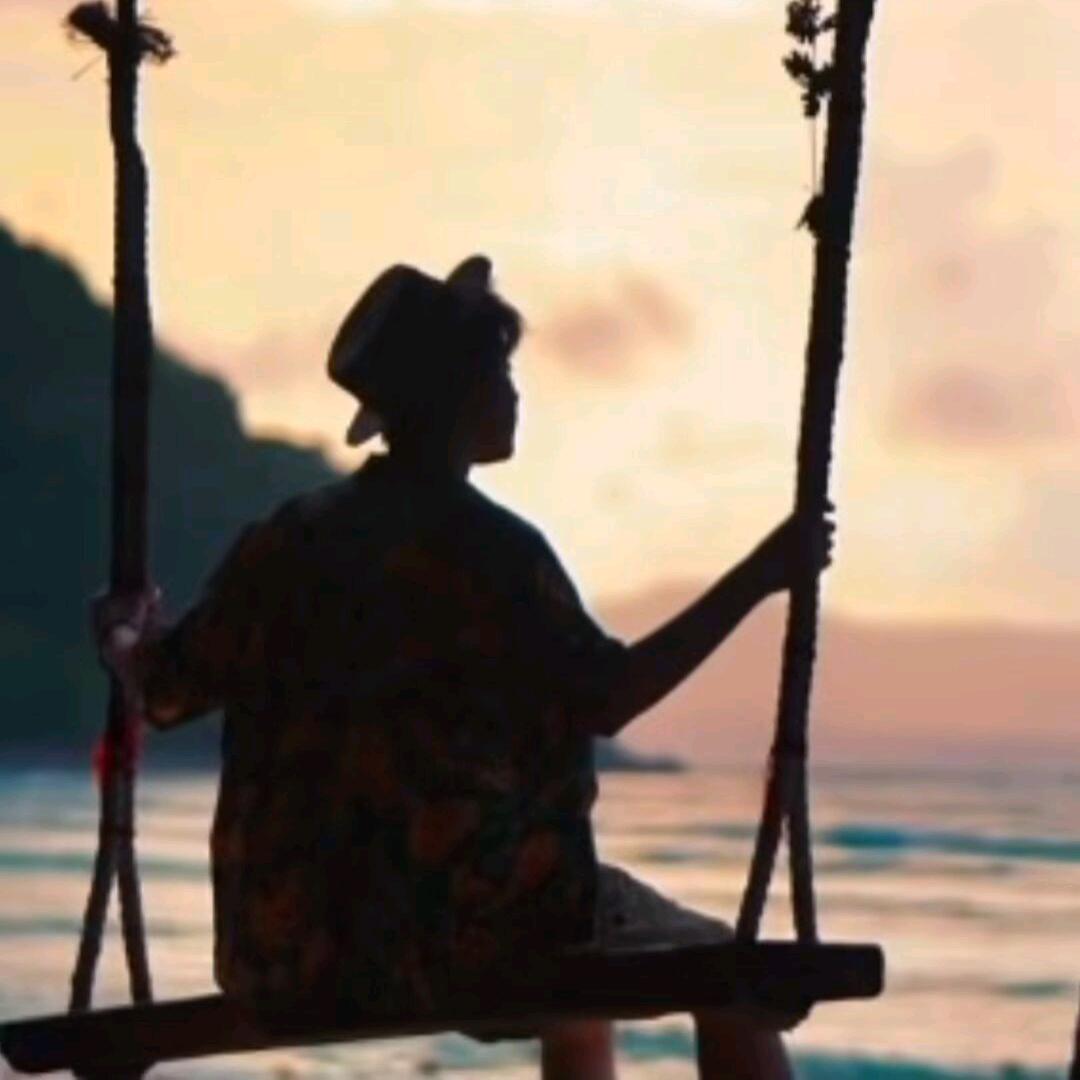 এ᭄小巷里的丫头ꦿృ༊