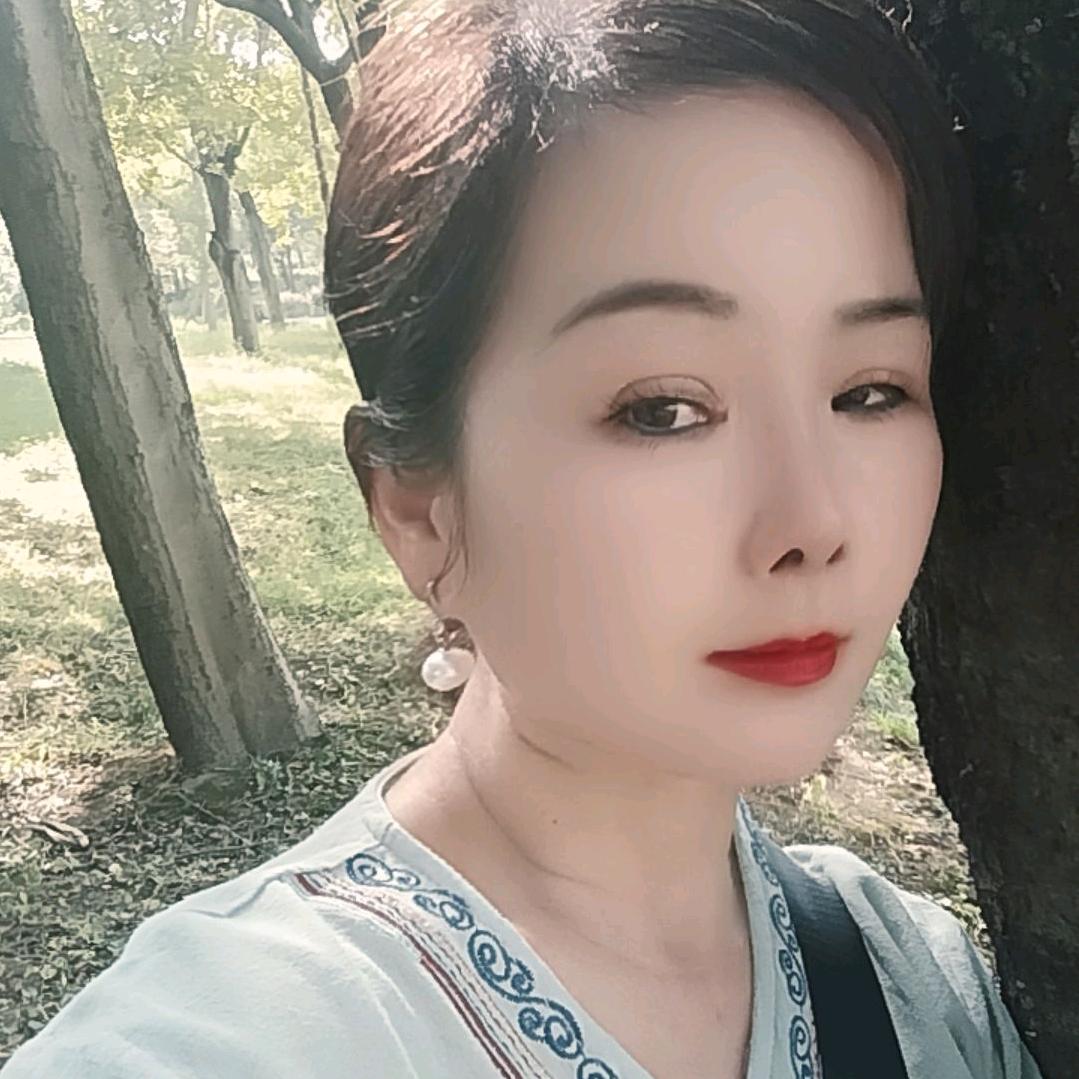 💔ꦿ໊潘月᭄🕊女神᭄ꦿᩚ٭