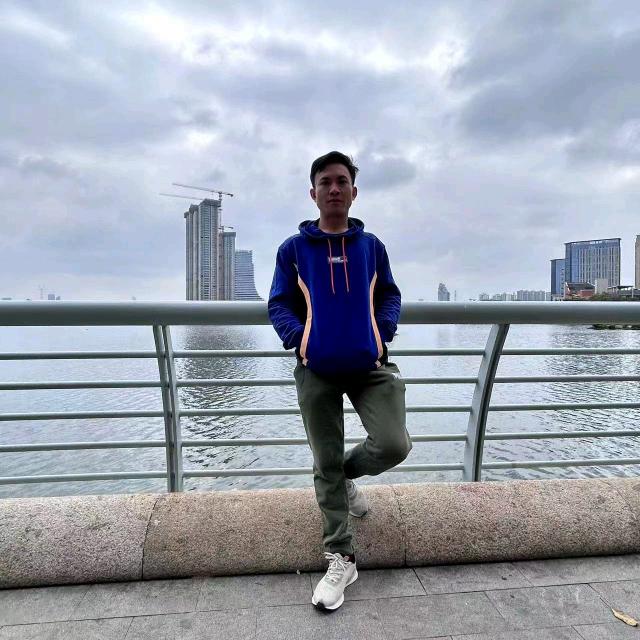 zHong
