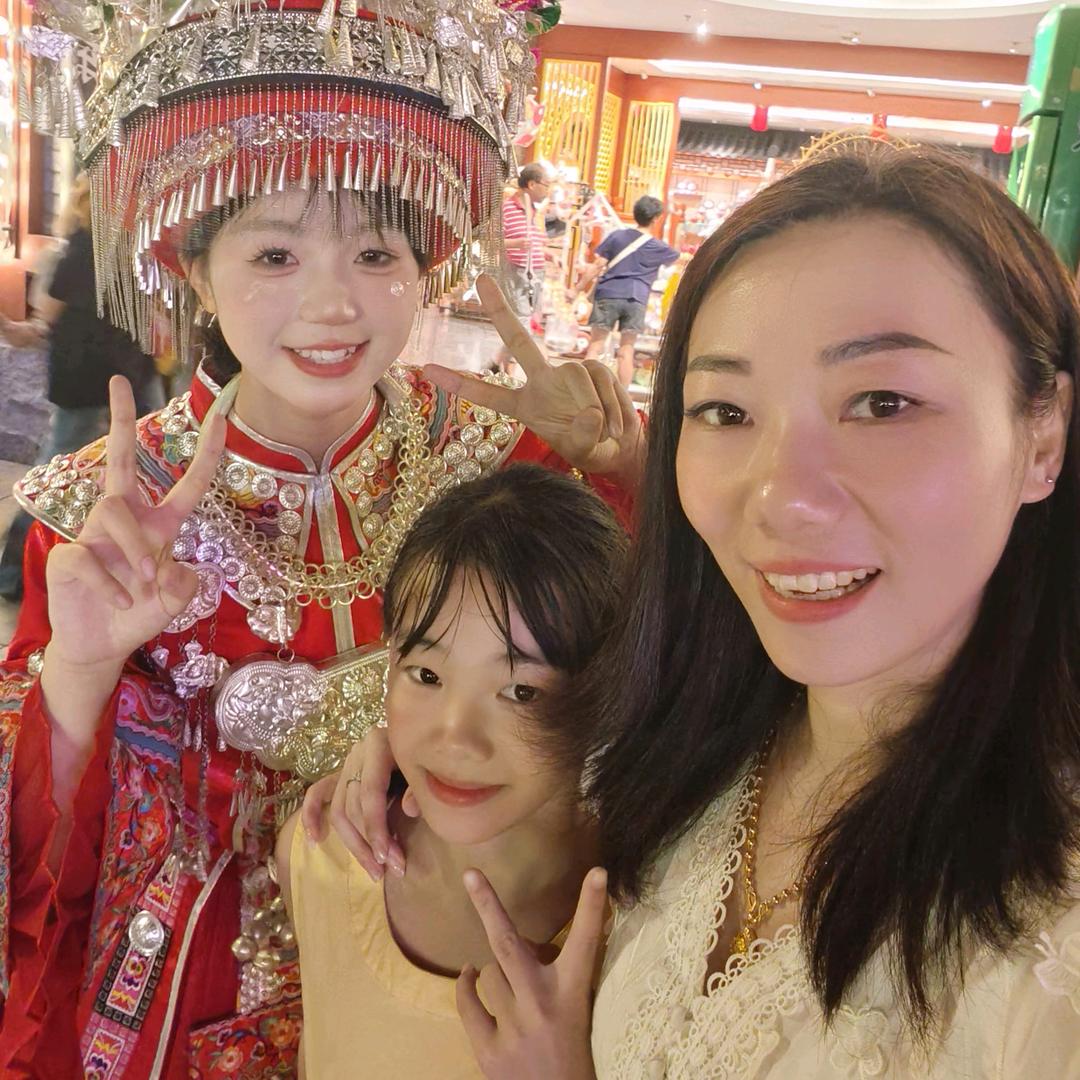 花落深港