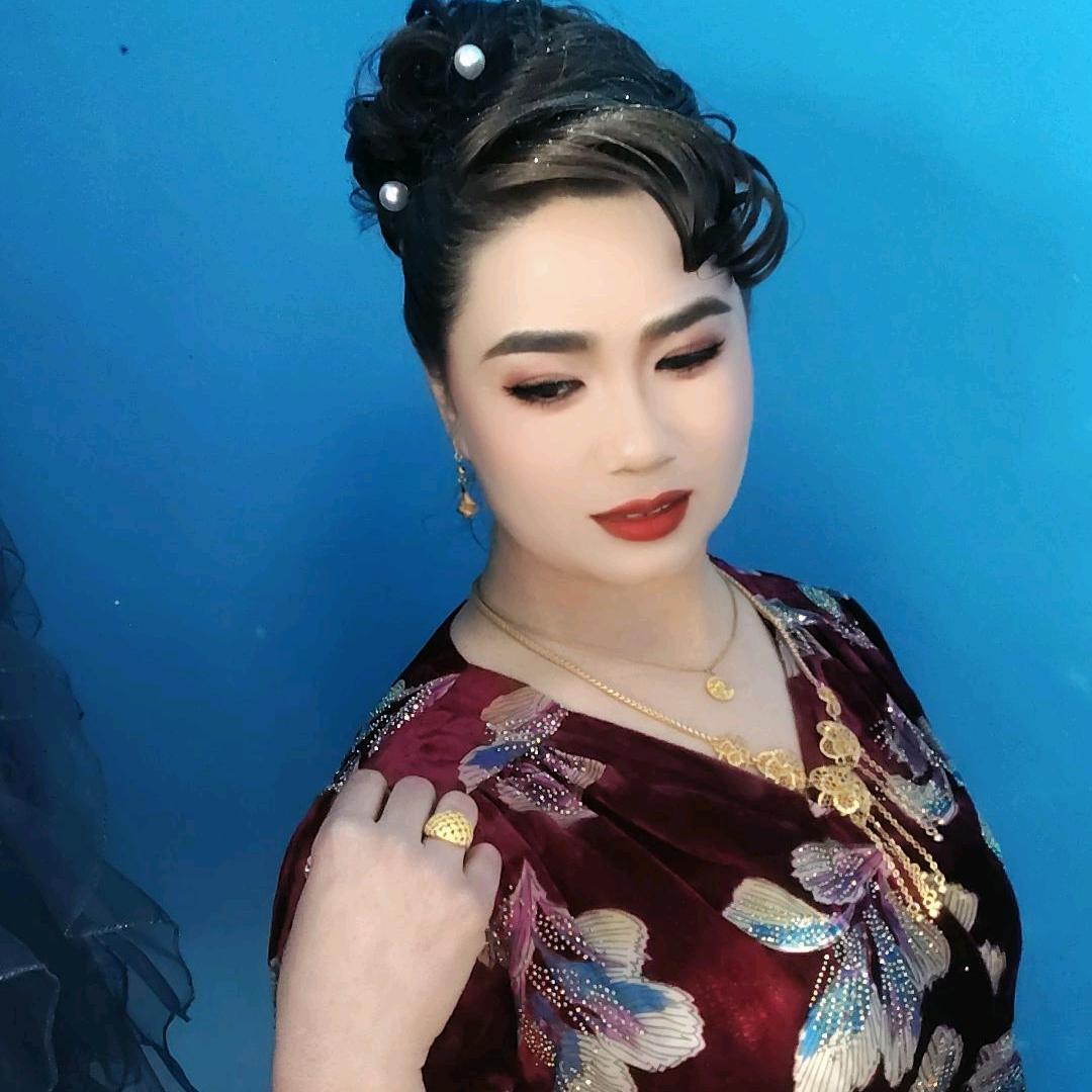Nazakat 服装店 阿尔孜古丽