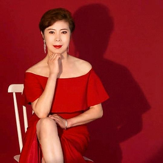 容容（64年1月的龙）