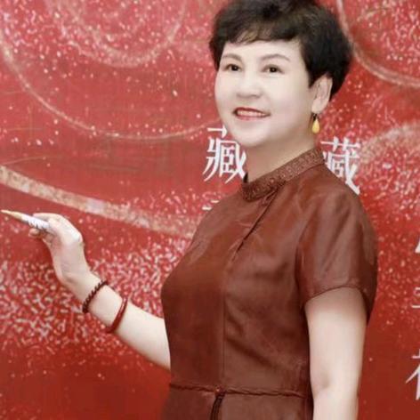 卢浮广场品味服饰婚礼妈妈装