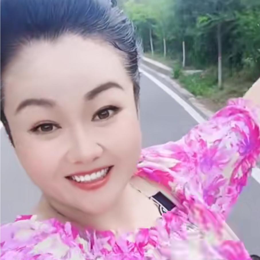 傲雪寒梅独自香(地摊妹)拒聊