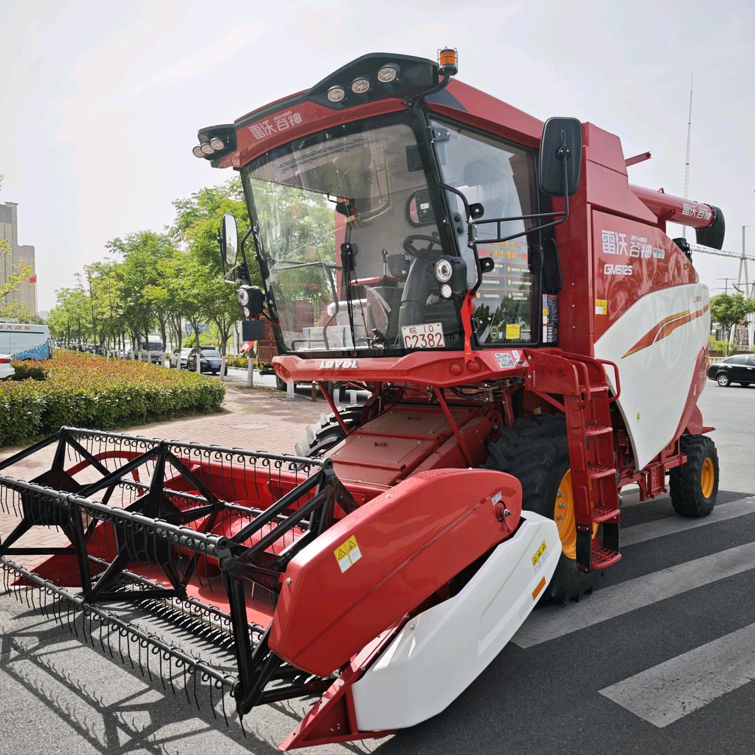 乐美轩（收割团队小麦、玉米、大豆）