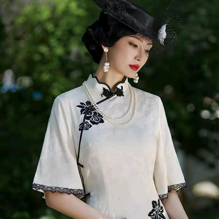 表姐洛灵(露露表姐)