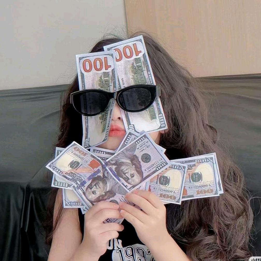 阿睿.