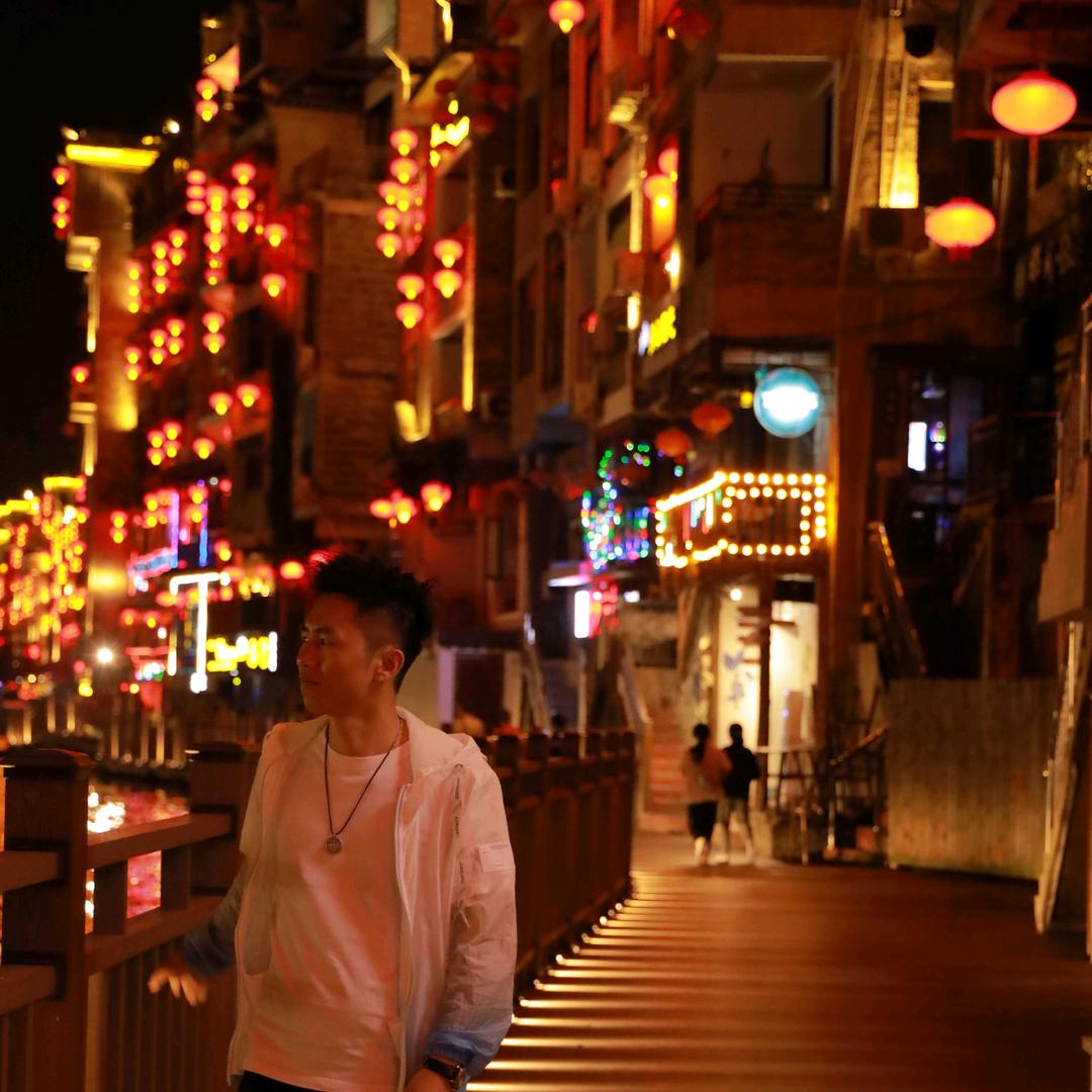 财哥   贩卖人间快乐的男人