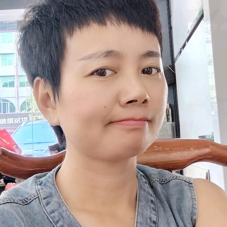 阿彩卖内衣