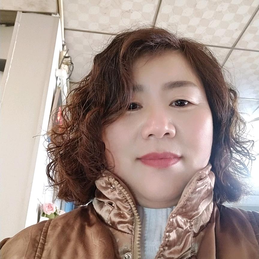 J..月色依人
