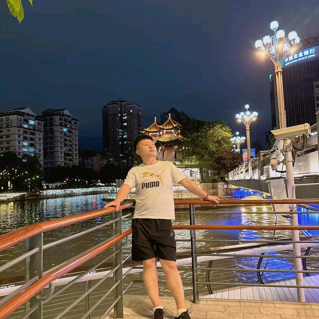 挖土人（临沂人在新疆）