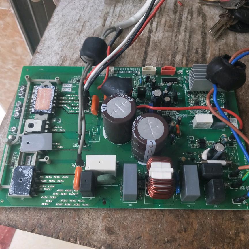 A上门维修手机电器,卖新手机。