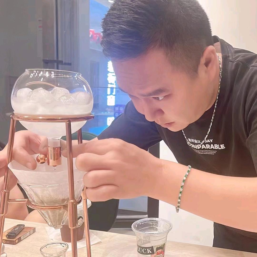 爱咖啡的装修➕门窗小刘