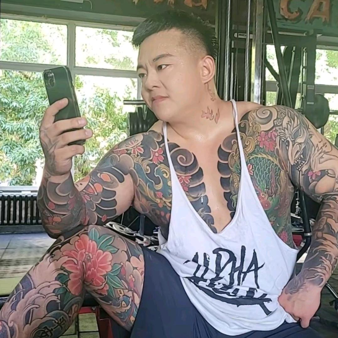 你好！我姓 霍！