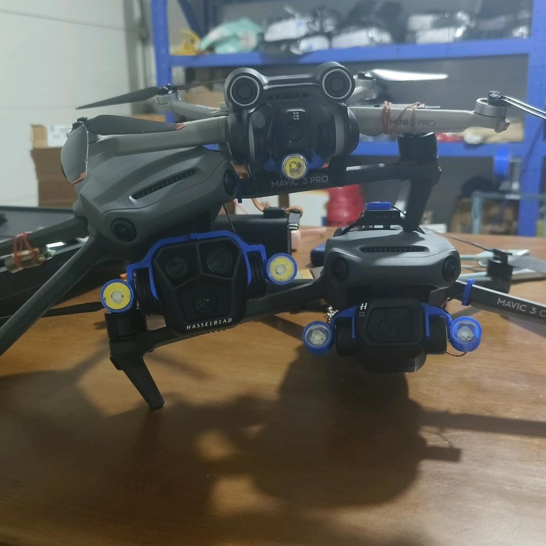 余生开飞机(无人机云台灯绞盘定位喊话器）