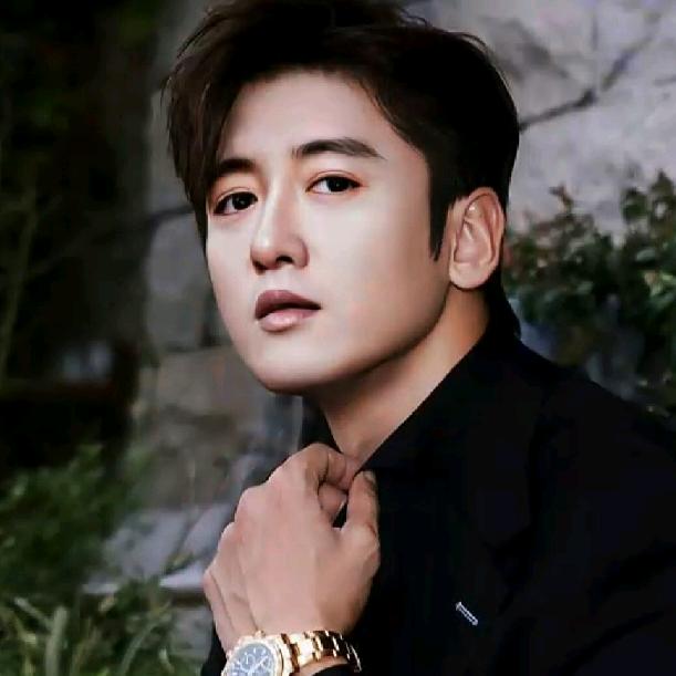 孤✨鹰 💫