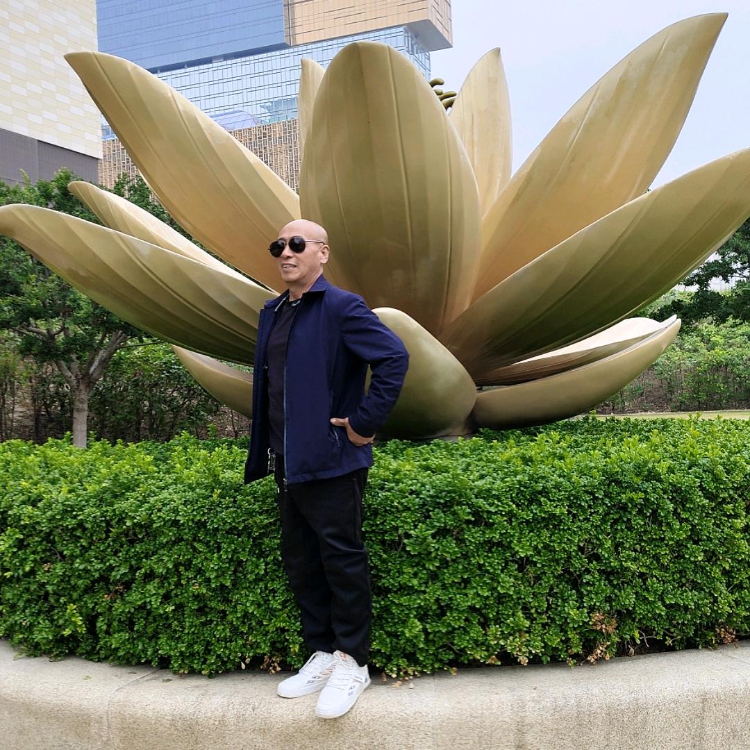 大爱无彊