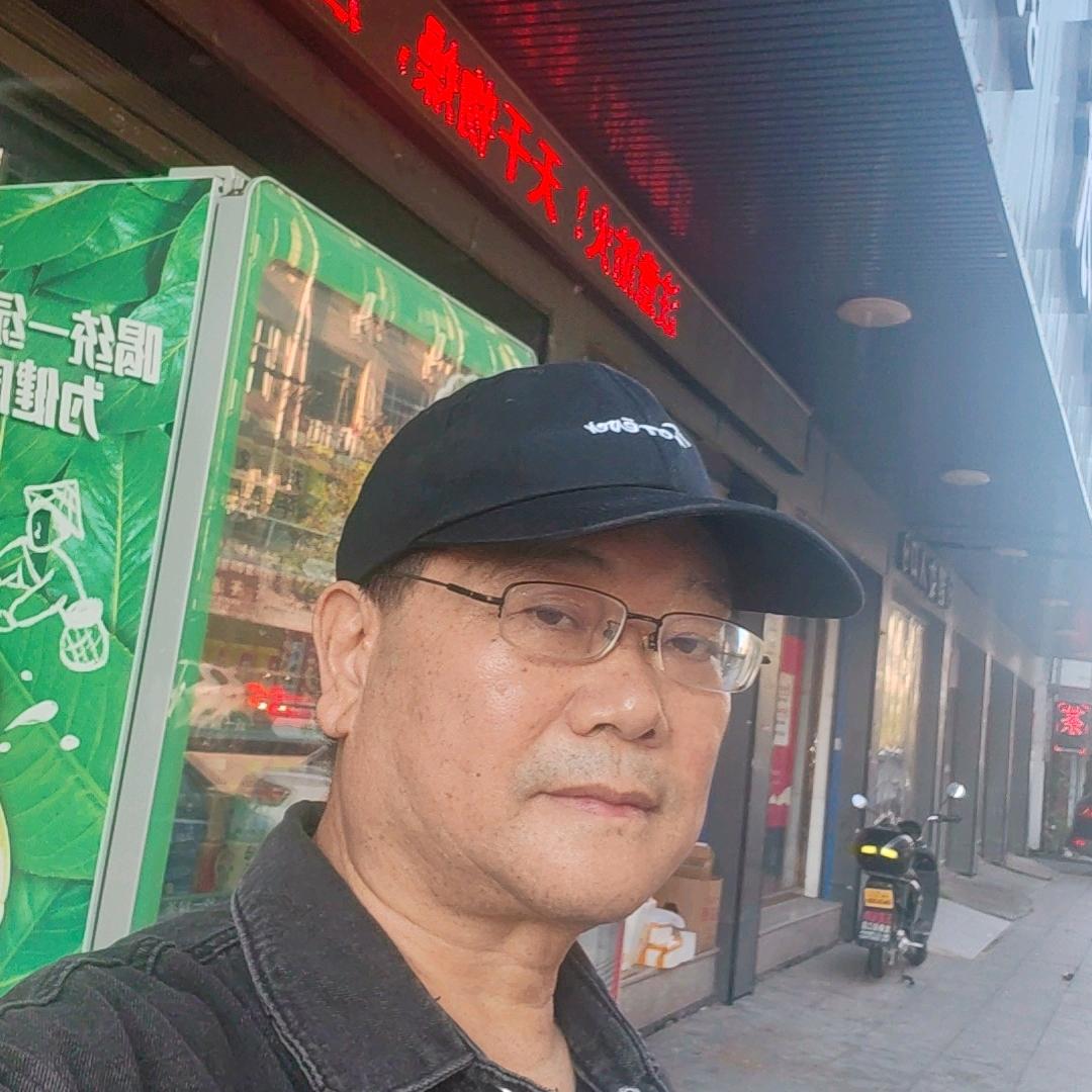 黄典
