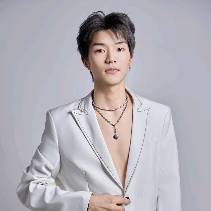 武汉藤野卓然（人信汇店）