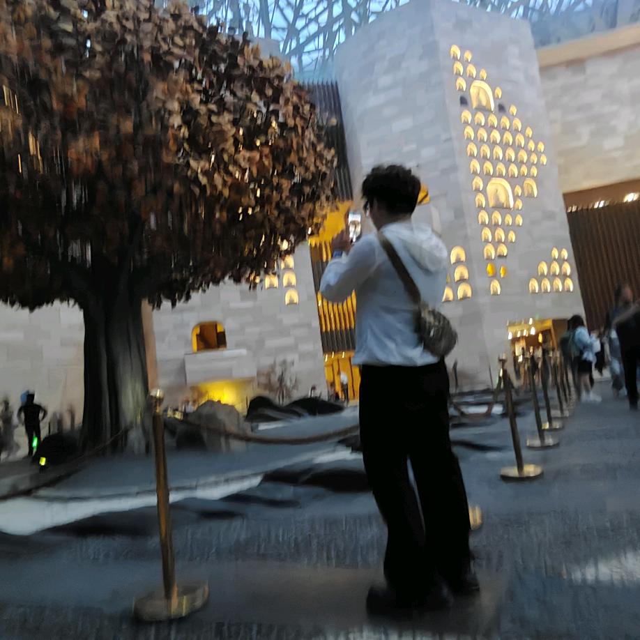 𝙎 𝙃 𝙄 𝙉 𝙀 .東