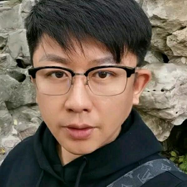 鲁c红君