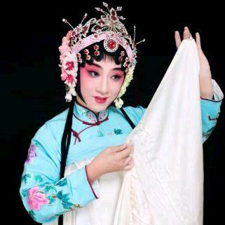 阎派李清霞