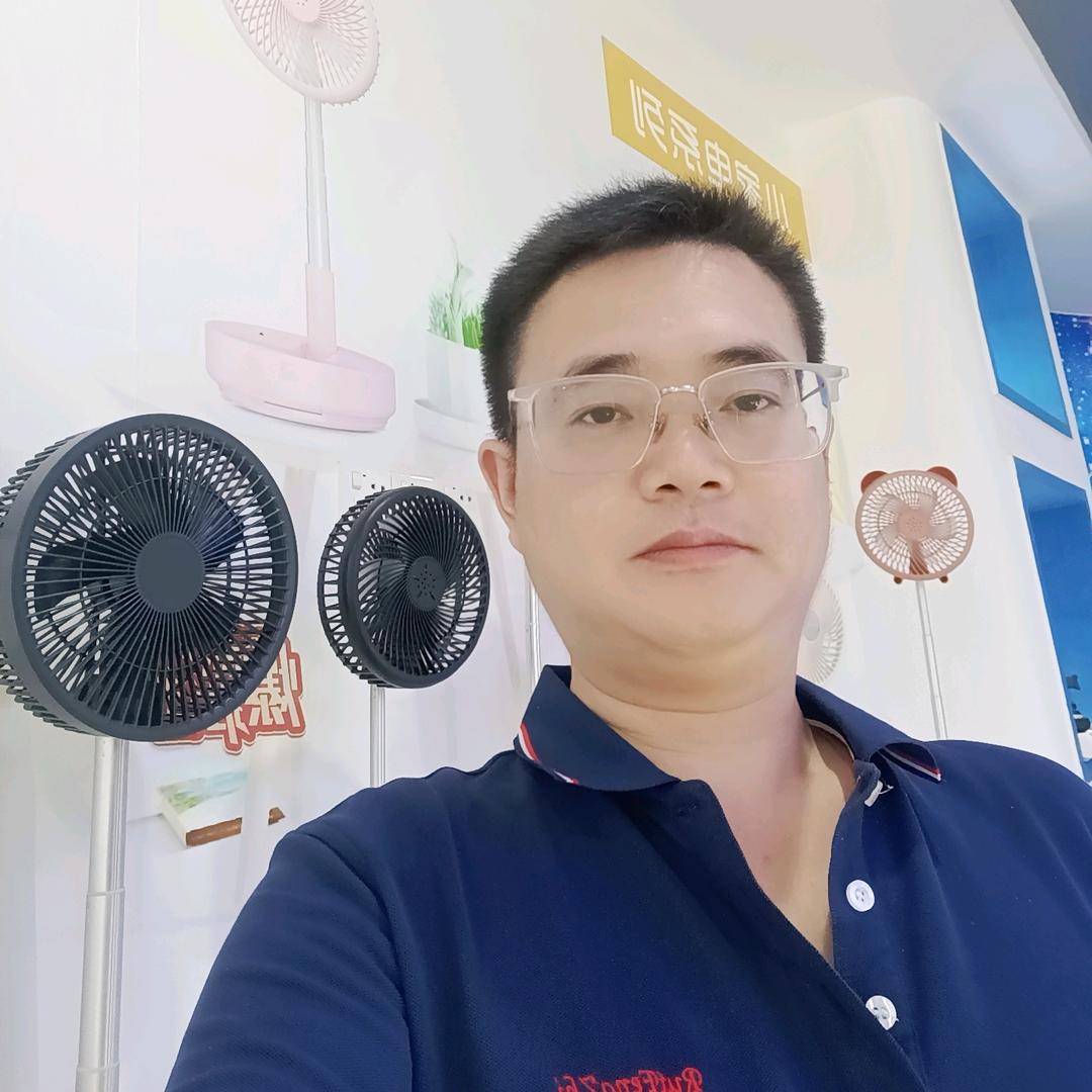 何鹏  折叠电风扇厂家