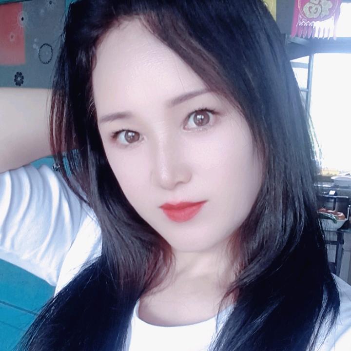 玲姐的初吻给了上下唇