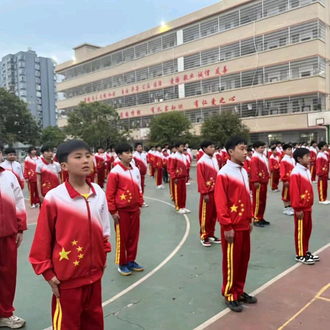 振兴教育集团（梁校长）