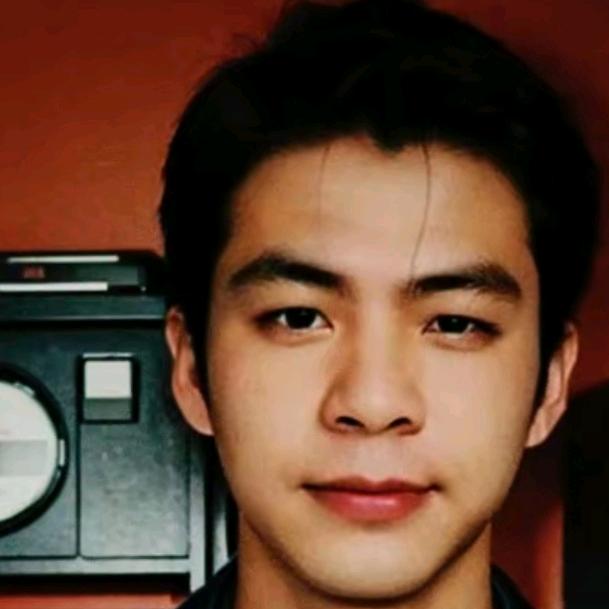 骑着蜗牛闯红灯