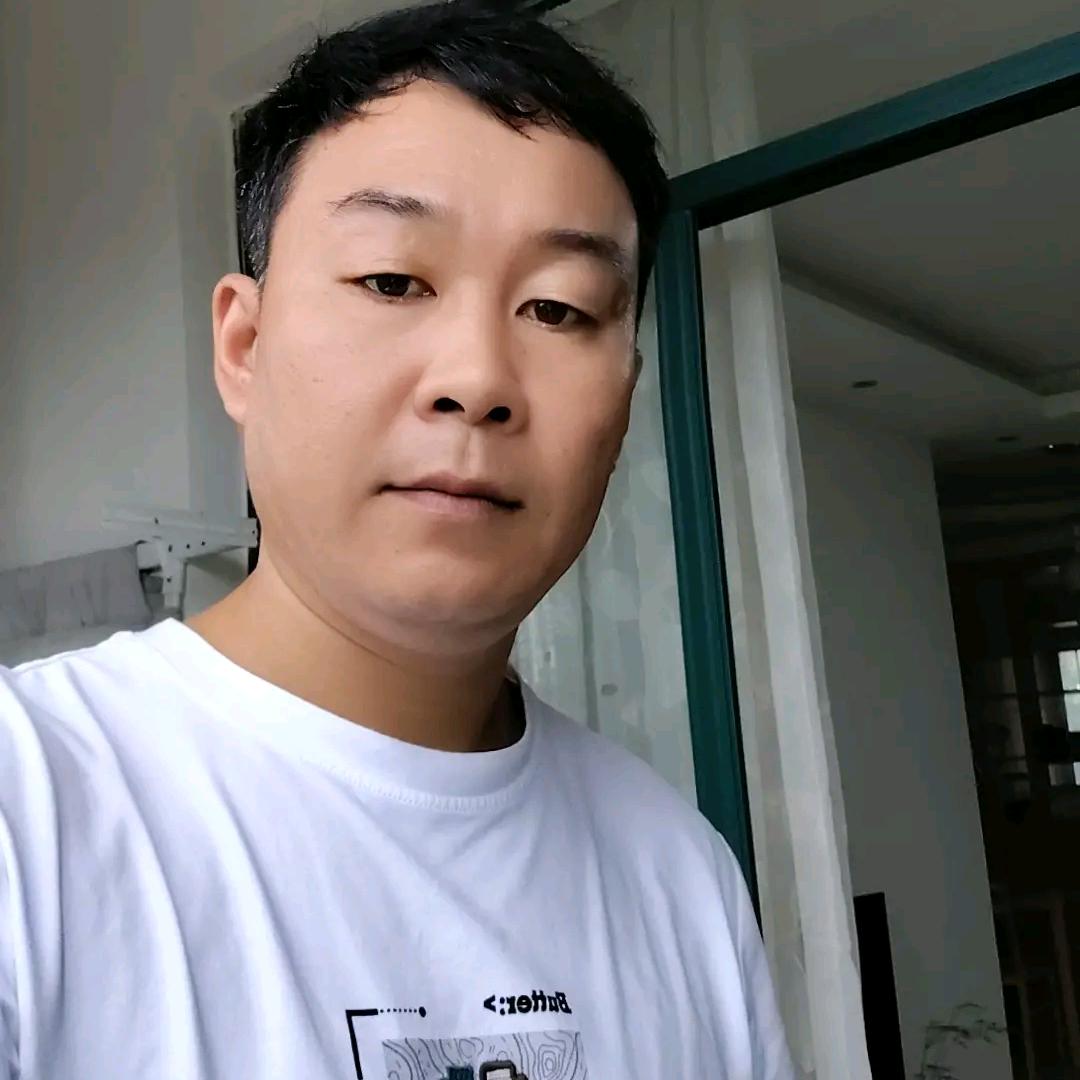 拥抱陌生︎❤︎︎⋆͛*͛ ͙͛⋆