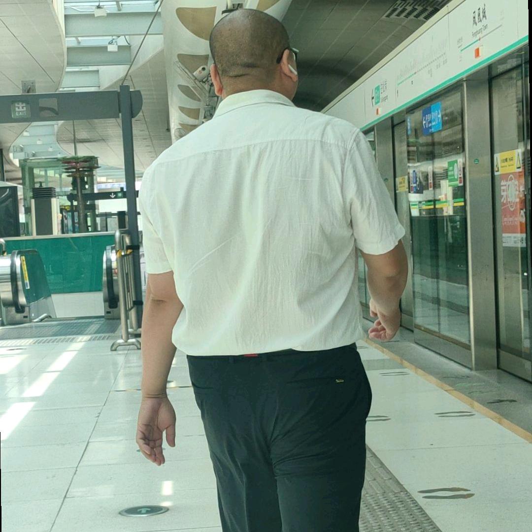 胡空一人