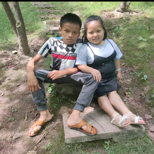 袖珍小夫妻(土豆黑娃)