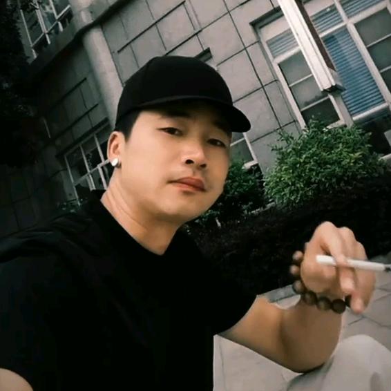 头盔上的竹蜻蜓.