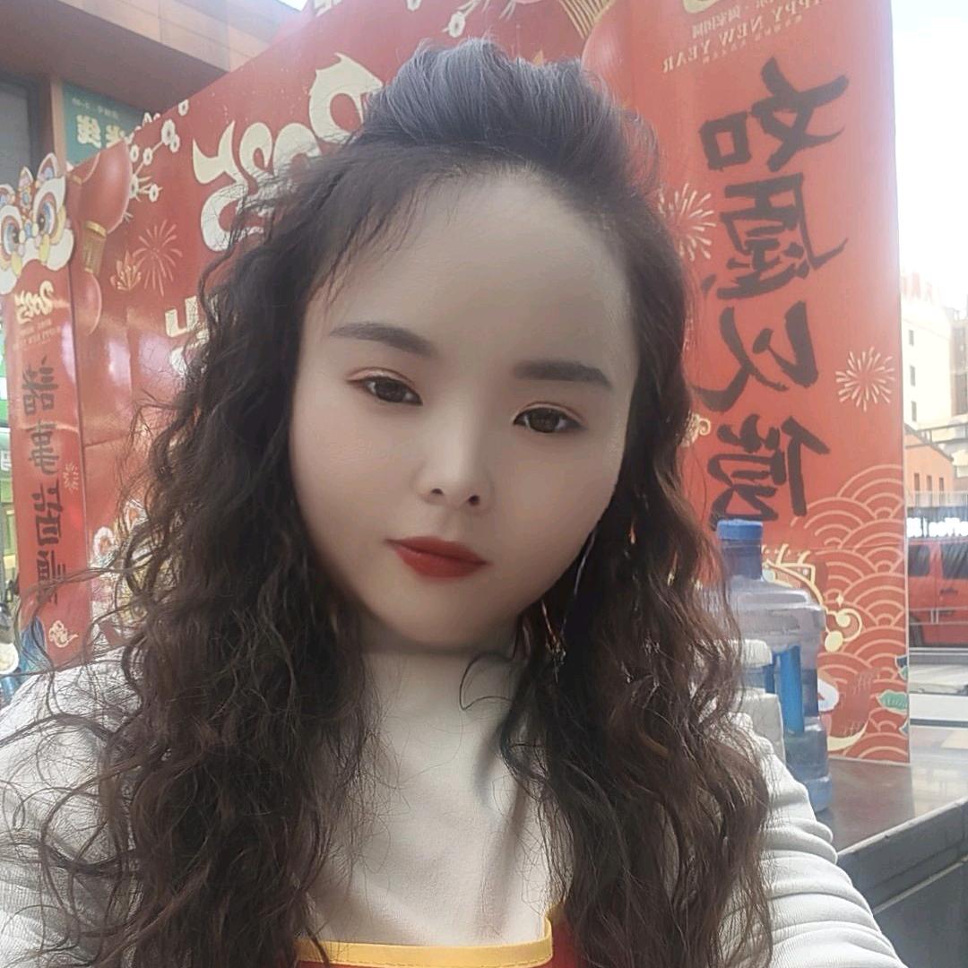 卖烤肠的小姐姐