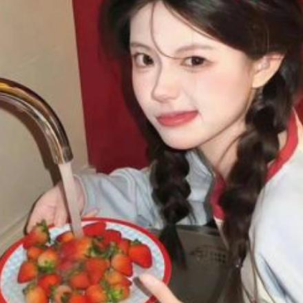 可爱的瑶瑶●︿●