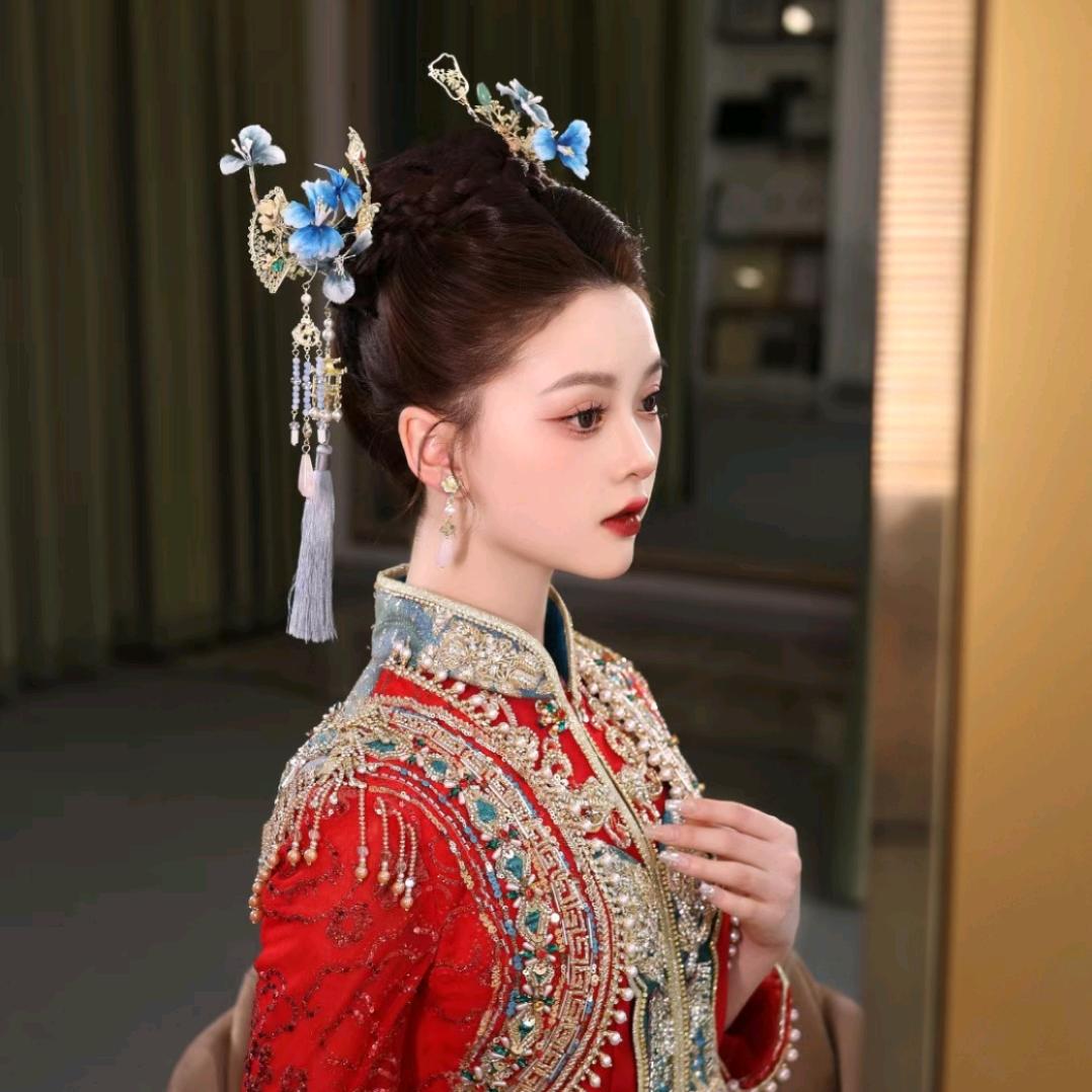 繁峙县繁城镇影像艺术空间婚嫁礼服三只小熊经营部(个体工商户)