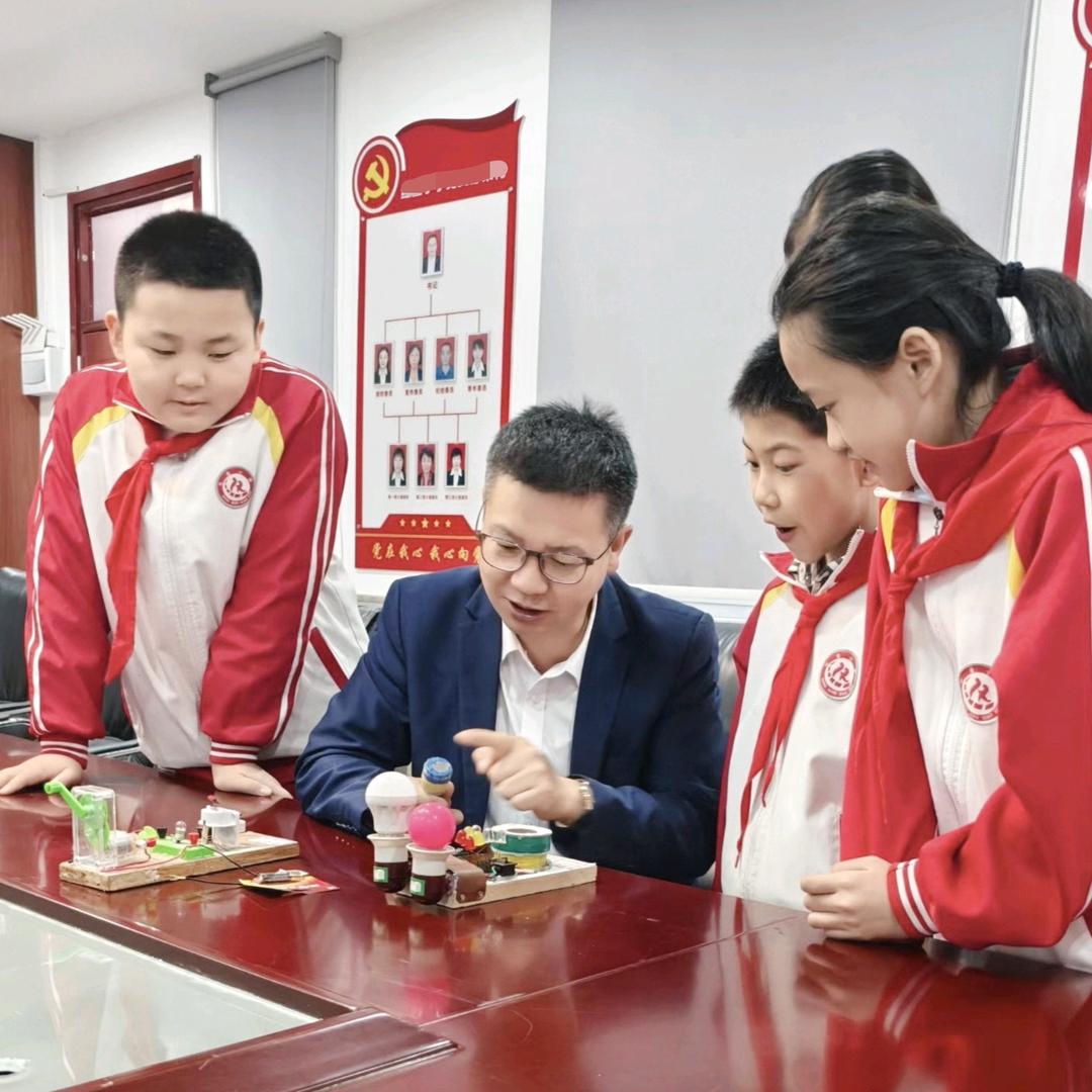 西安老张青少年科普实验室