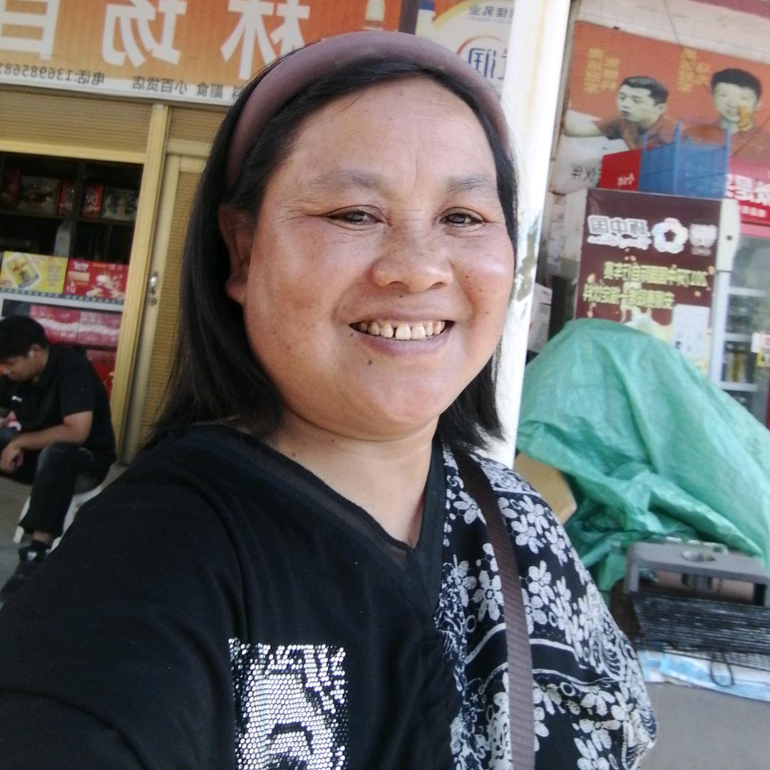 艳姐（她，他关注了你）