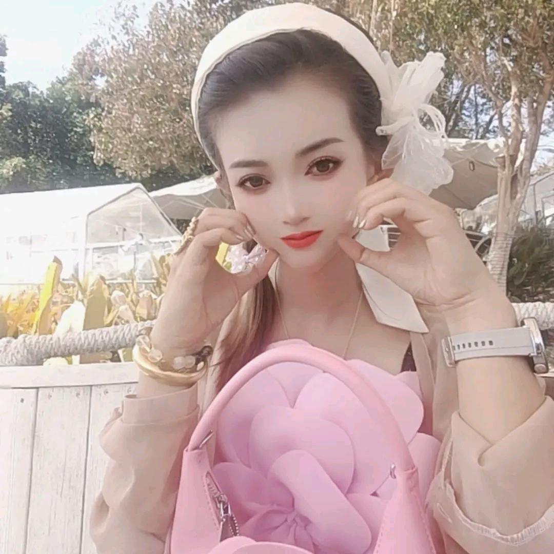 富贵花酒吧公寓老板娘