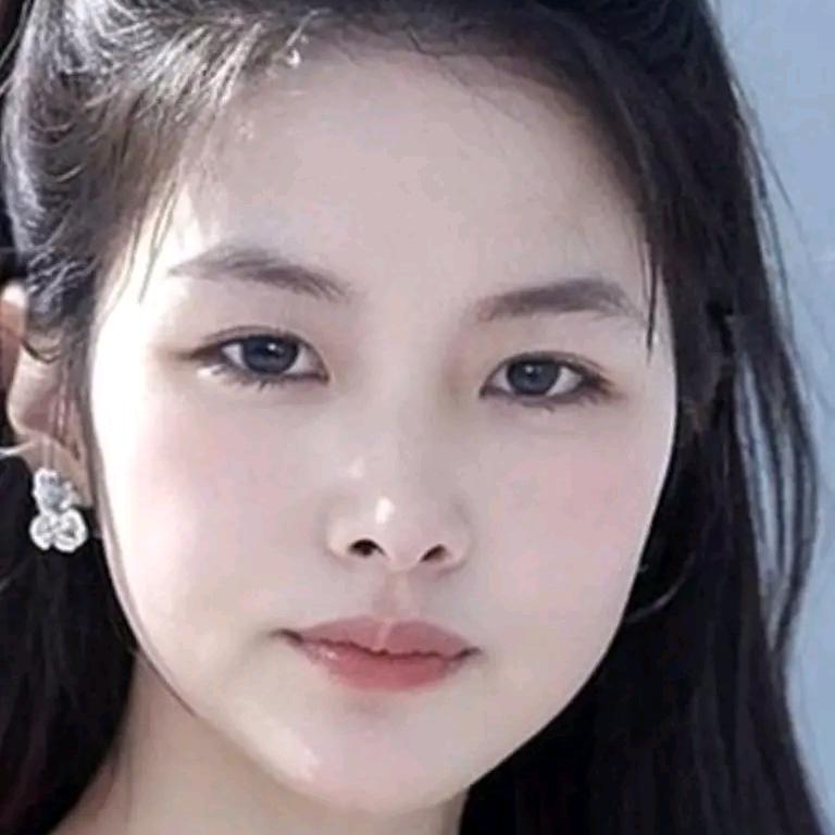 何秀秀（不定时开播）