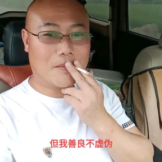 李东伟