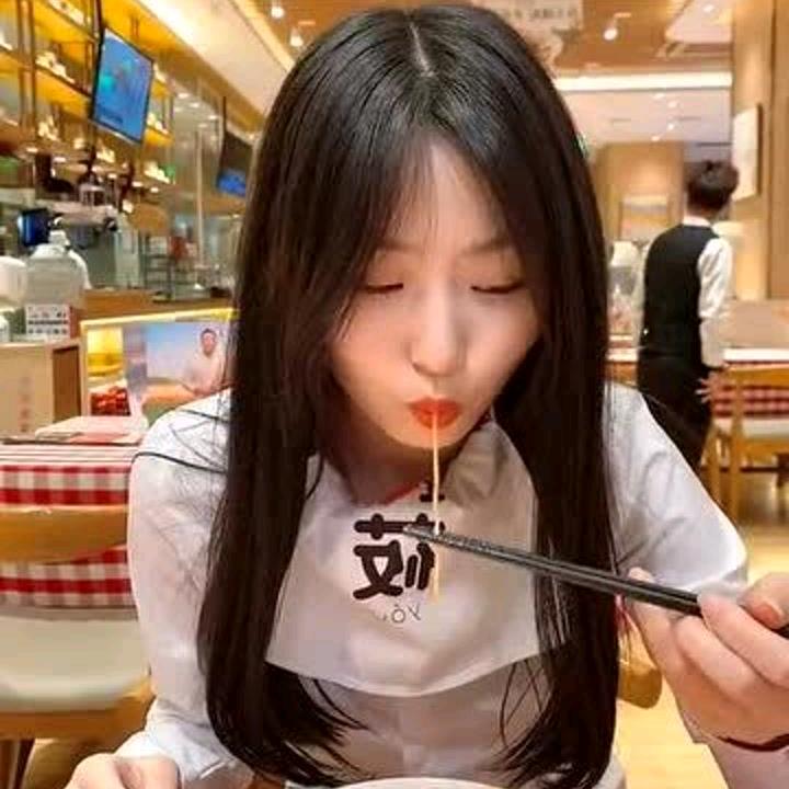 语妍爱美食