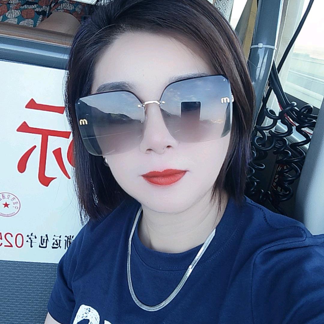 旅游周存珠
