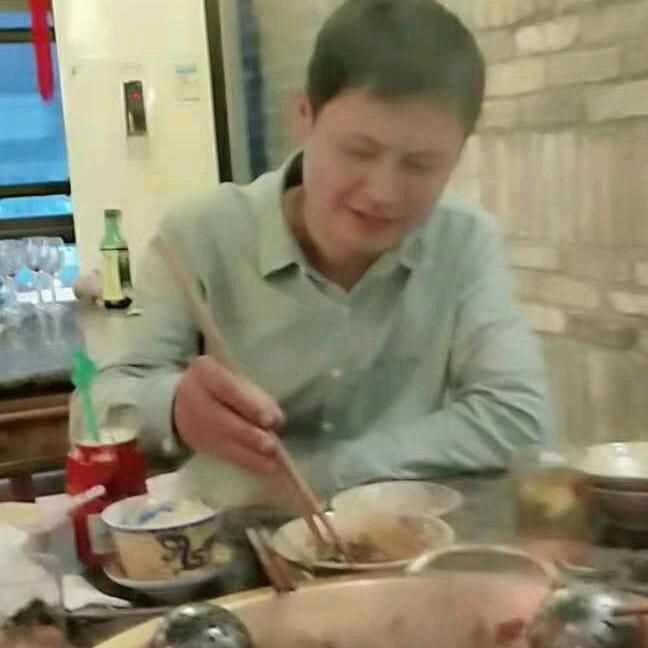 宏