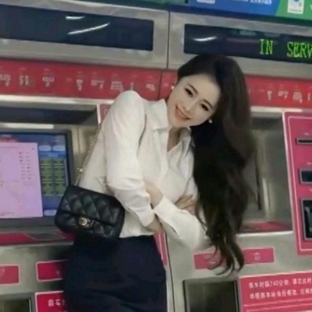 妩媚儿