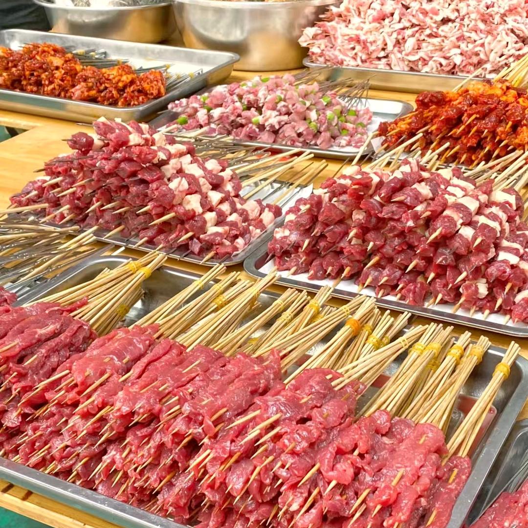 地摊鲜肉烧烤