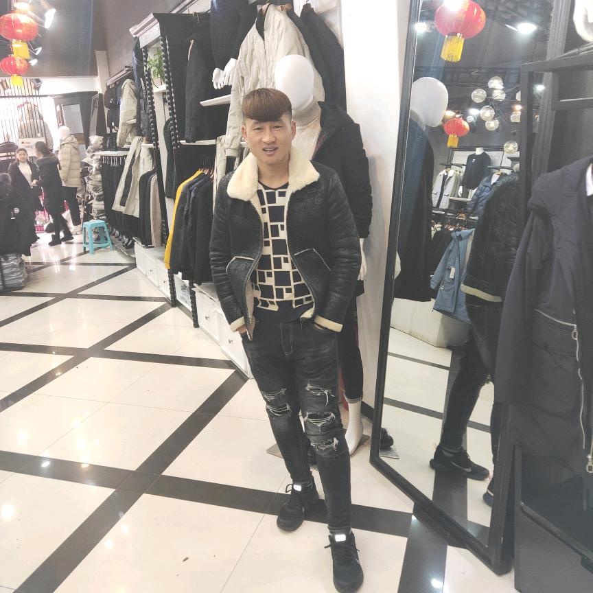 高价回收工地方木和模板！