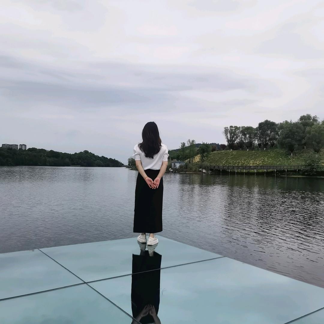 七绝烤宴黄英