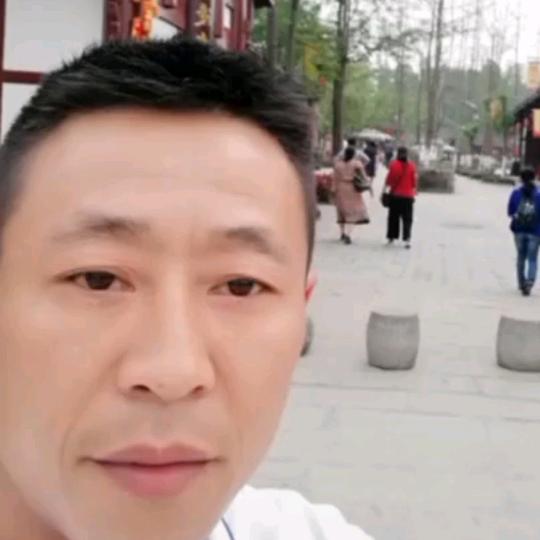 龙哥（石蛙养殖基地）